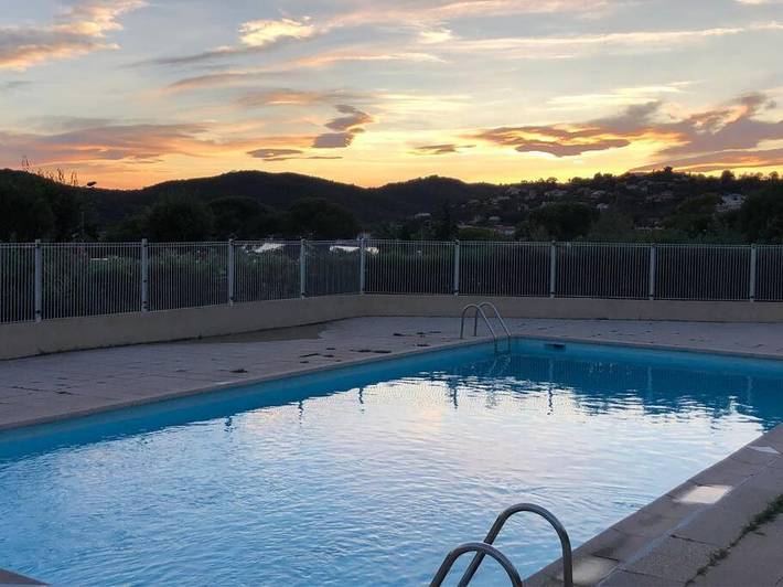 Gîte pour 4 personnes, avec vue ainsi que piscine et jardin dans Agay - 2
