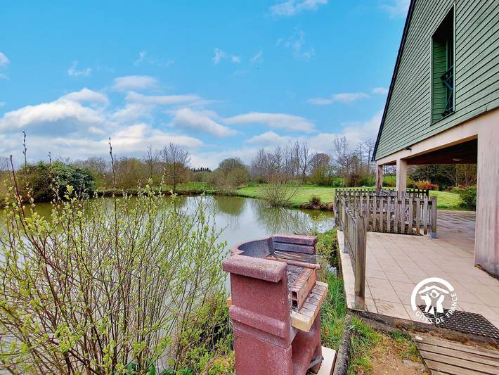 Gîte pour 6 personnes, avec Balcon ainsi que Terrasse et Jardin à Saint-Mars-sur-la-Futaie