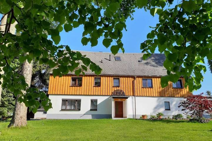 Ferienwohnung für 5 Personen, mit Garten und Balkon