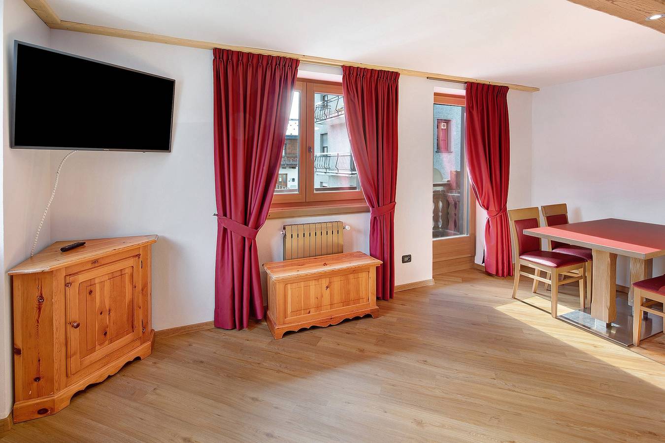Appartamento intero, Appartamento vacanze "Casa San Rocco n 37" con vista sulle montagne, balcone e Wi-Fi in Livigno (Borgo), Livigno