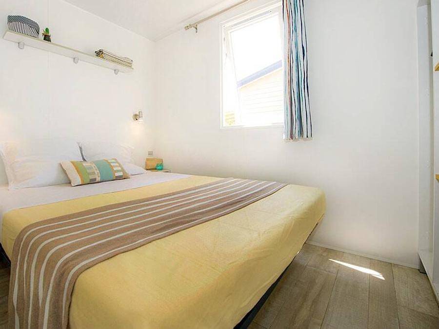 Camping Le Moulin de Kermaux - Mobilhome 4 personnes - Mobil-home | Comfort | 2 Ch. | 4 Pers. | Terrasse Couverte in Carnac, Côte des Mégalithes