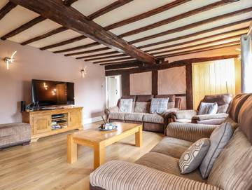 Holiday Rental for 8 People in Llanrhaeadr-ym-Mochnant, Mid-Wales, Photo 3