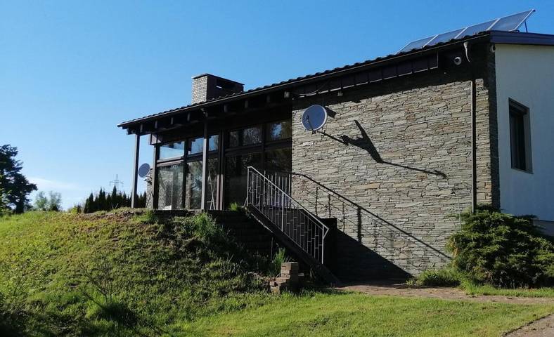 Villa für 6 Personen, mit Terrasse und Garten sowie Sauna und Ausblick