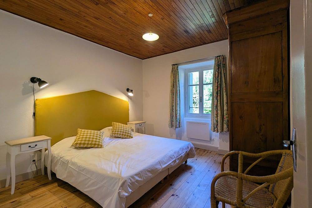 Gîte de caractère rénové, jusqu'à 10 pers., jardin privé, Haute-Loire in Saint-Arcons-de-Barges, Haute-Loire