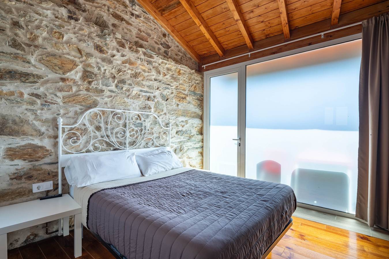 Entire apartment, Apartment 'Silverio' with Shared Pool, Shared Terrace and Wi-Fi in Monforte de Lemos, Lugo Province