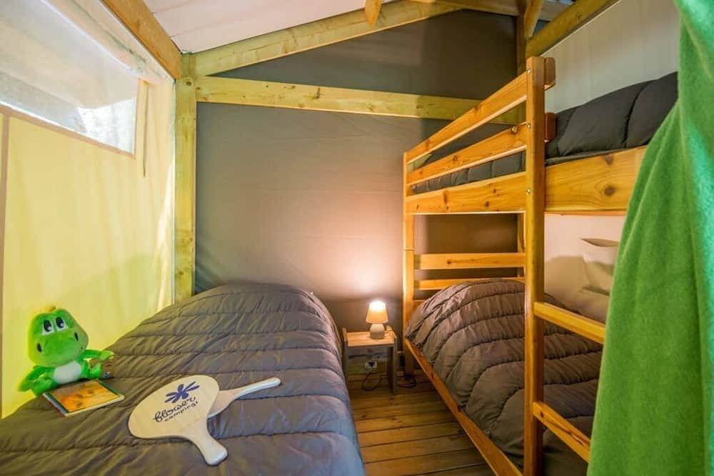 Zecamping 3 étoiles familial piscine chauffée pet friendly tente 30m2 in Florac-Trois-Rivières, Cévennes