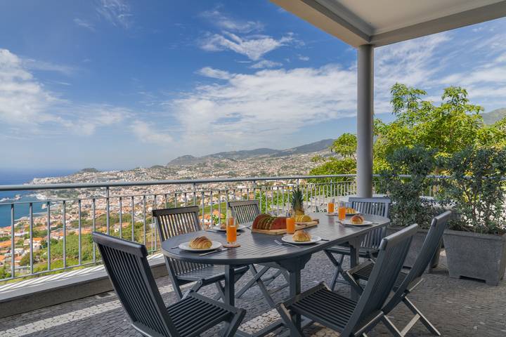 Location de vacances pour 8 personnes, avec vue sur l’océan ainsi que vue et terrasse à São Gonçalo - 2