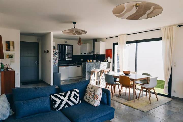 Location de vacances pour 7 personnes, avec bassin pour enfant et vue ainsi que jardin et piscine à L'Houmeau - 4