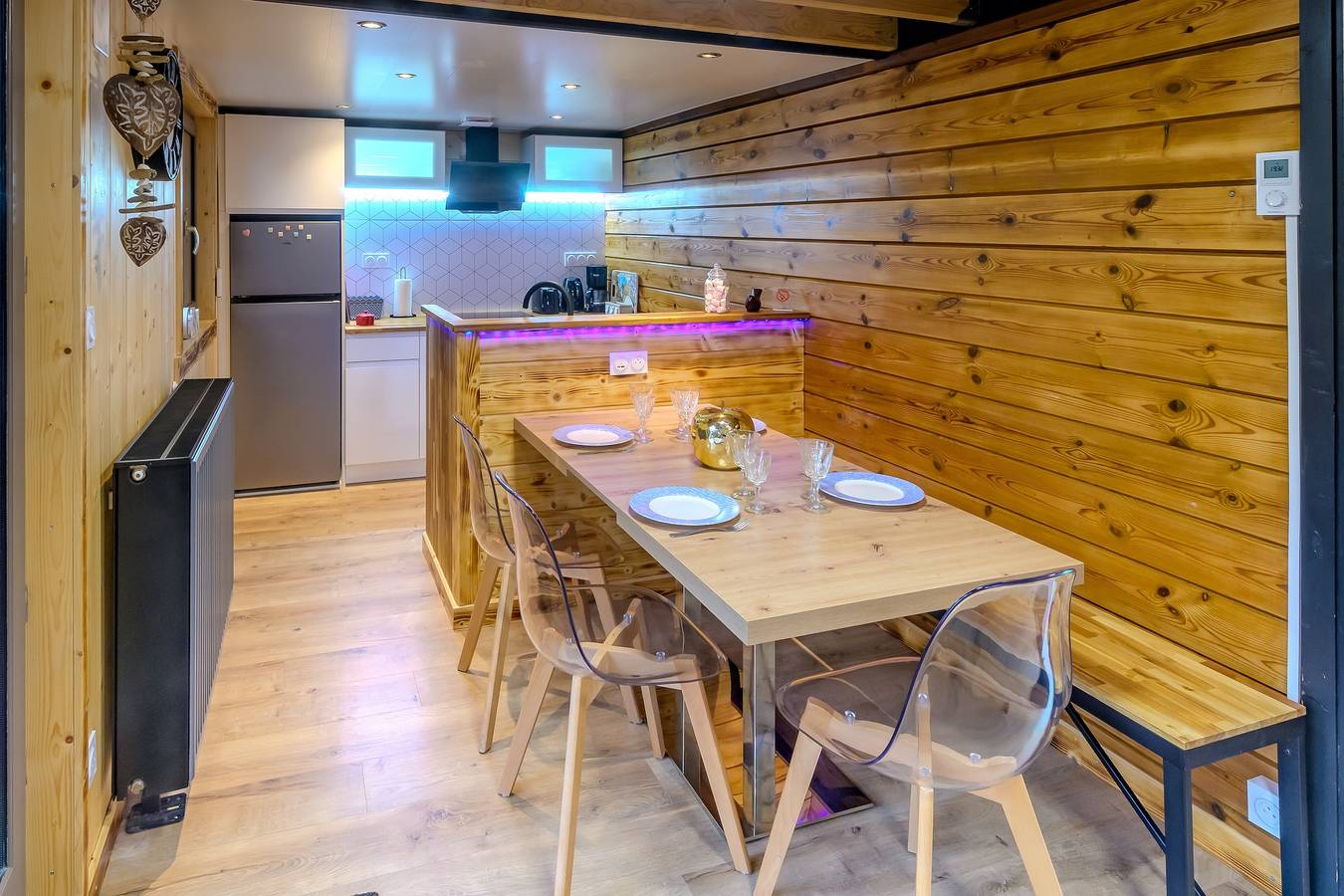 Rêves au Chalet - maisonnette avec jacuzzi in Floyon, Avesnes-sur-Helpe