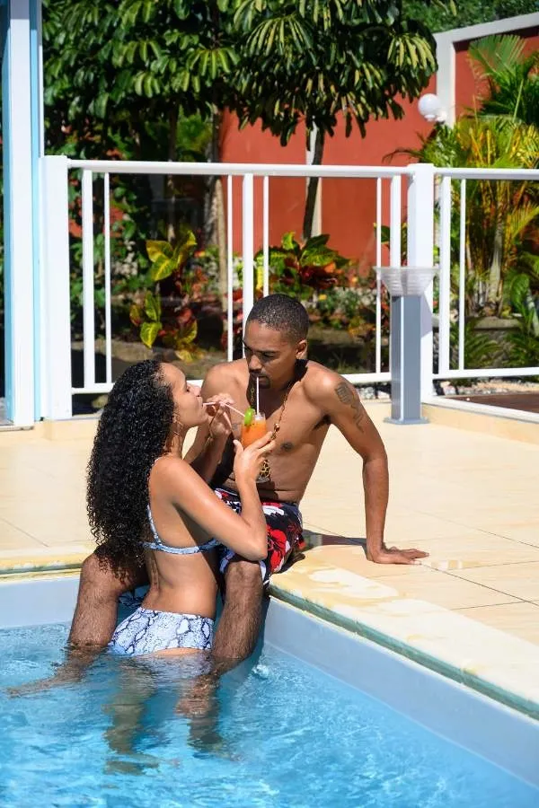 Maison de vacances pour 2 personnes, avec jacuzzi ainsi que jardin et piscine - 1
