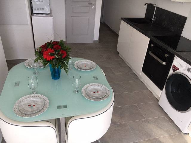 Gîte pour 8 personnes, avec terrasse et piscine à Albitreccia - 3