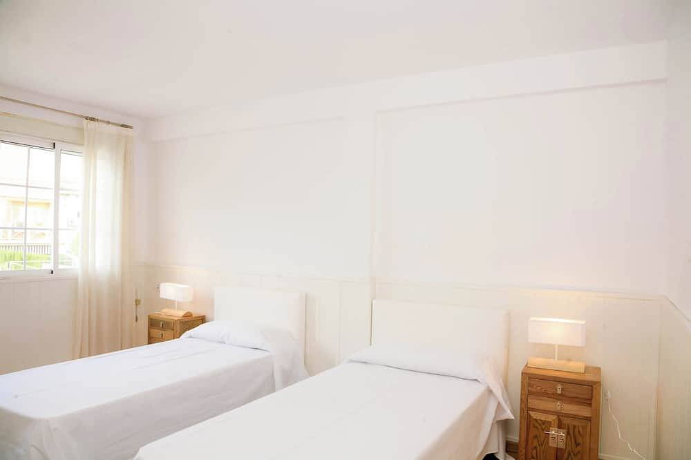 Malvabeach Family House, on the beach of Valencia in Playa de la Malvarrosa, Valencia