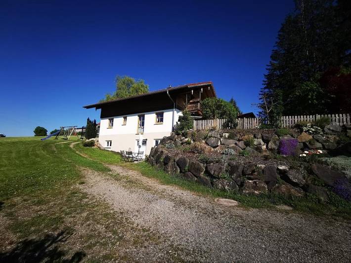 Ferienwohnung für 3 Personen, mit Terrasse und Garten