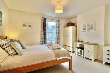 Holiday Home for 5 People in Chichester, West Sussex, Photo 1