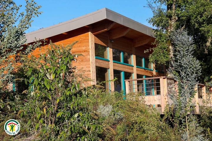 Gîte pour 8 personnes, avec Terrasse ainsi que Jardin et Vue