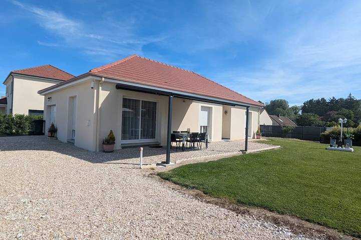 Location de vacances pour 6 personnes, avec Jacuzzi et Jardin dans Savières