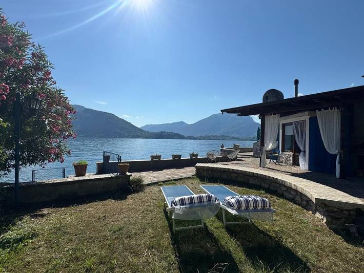 Villa pour 2 personnes, avec Terrasse et Jardin ainsi que Vue sur le lac et Vue à Commune de Varenna