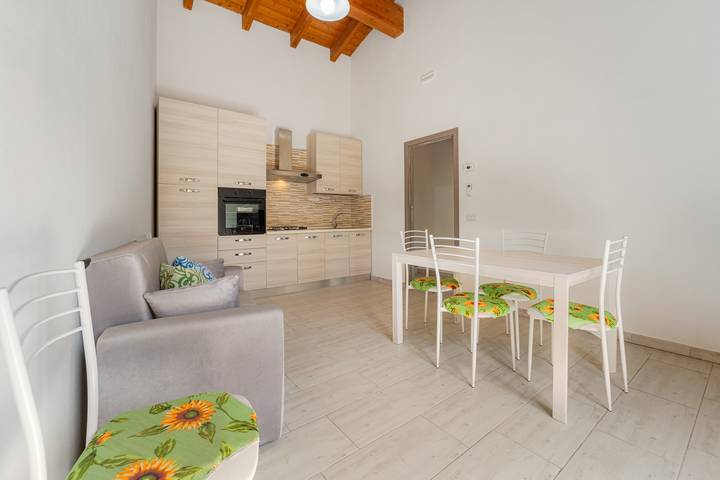 Entire apartment, Apartment 'Maria Rosa' with Private Terrace, Wi-Fi and Air Conditioning in Teulada, Cagliari Province