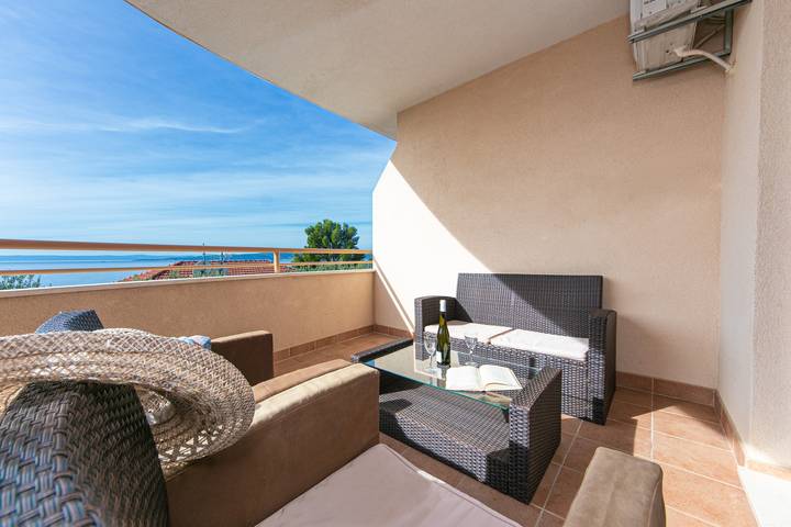 Ferienwohnung für 4 Personen, mit Balkon/Terrasse und Pool in Brela
