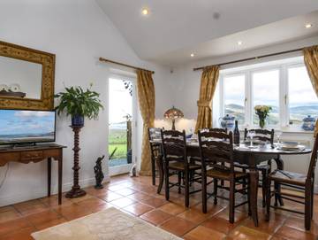 Log Cabin for 8 People in Fairbourne, Wales, Photo 3