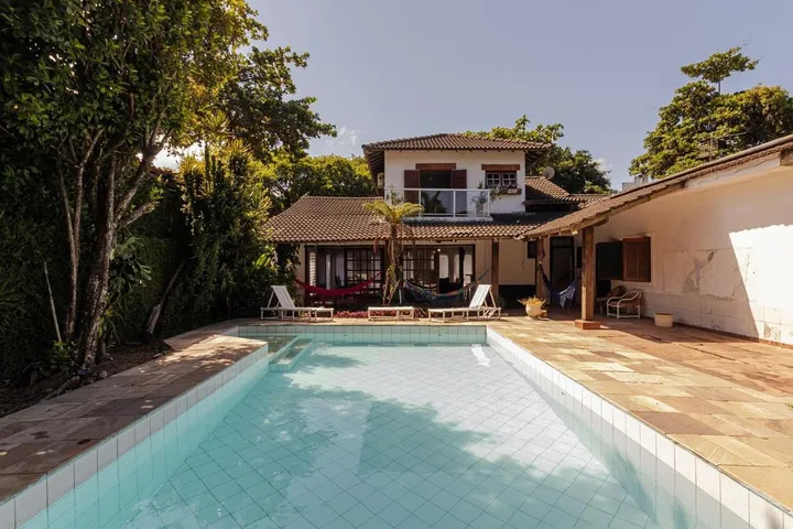 Casa de vacaciones para 20 personas, con vistas y balcón además de jardín y piscina - 1