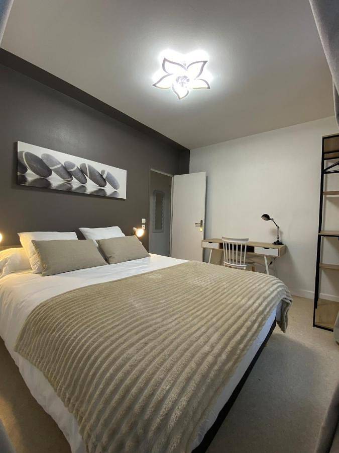 Appartement entier, Château, poteries, vins et randonnées in Saint-Amand-en-Puisaye, Nièvre