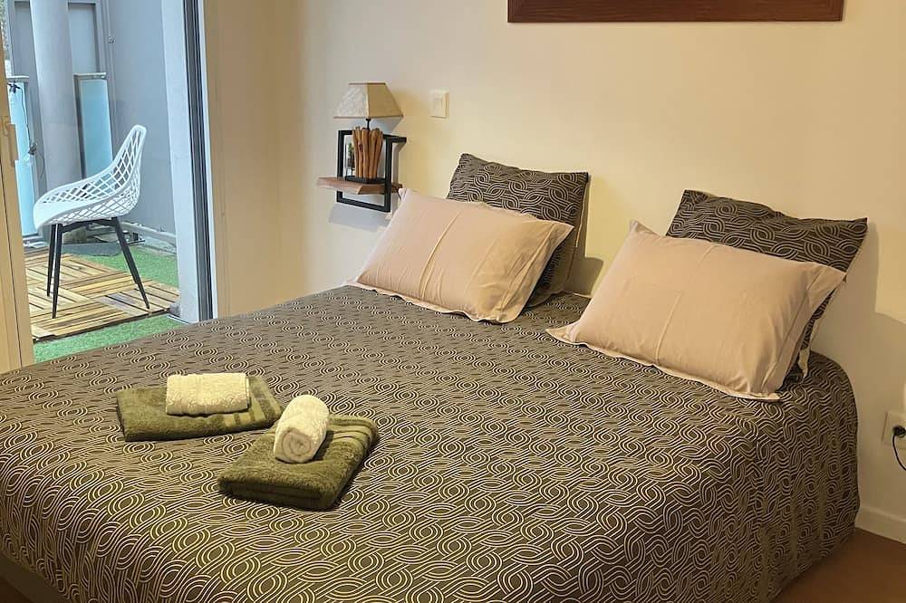 Entire apartment, T2 Cosy Terrace 13m2 and Free Parking in Bordeaux, Bordeaux region