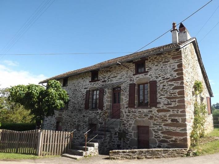 Location de vacances pour 5 personnes, avec Jardin à Leynhac