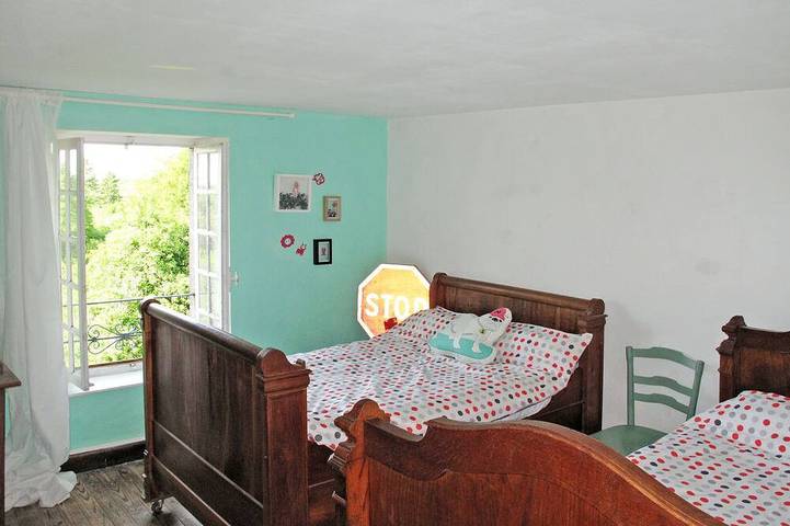 Location de vacances pour 9 personnes, avec jardin et piscine ainsi que terrasse et jacuzzi à Saint-Sulpice-les-Feuilles - 4