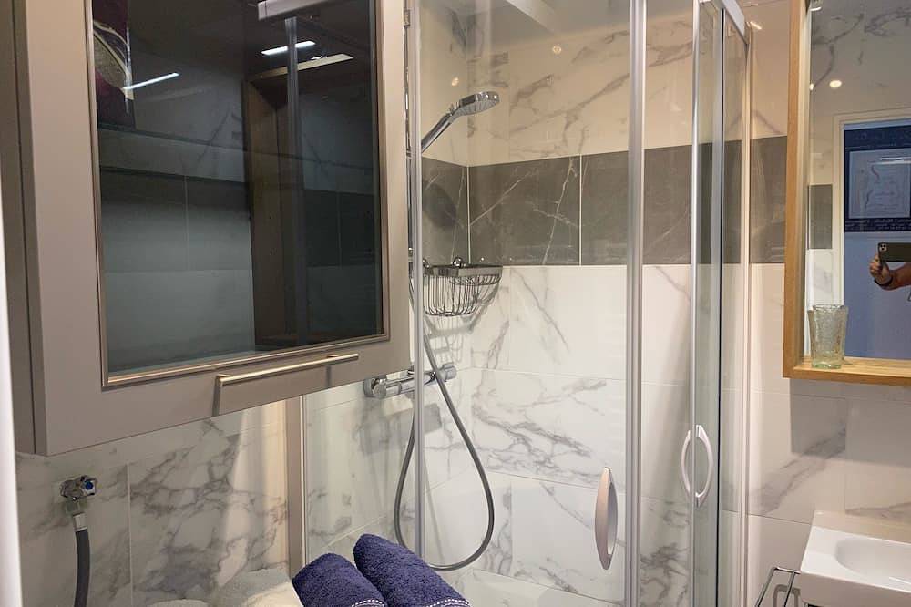 Entire apartment, \"Poetry\" Beautiful apartment located in the heart of Cannes high floor in Cannes, Mediterranean Coast (France)