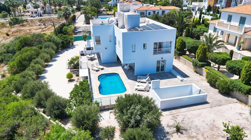 Villa für 10 Personen, mit Balkon und Garten - 1