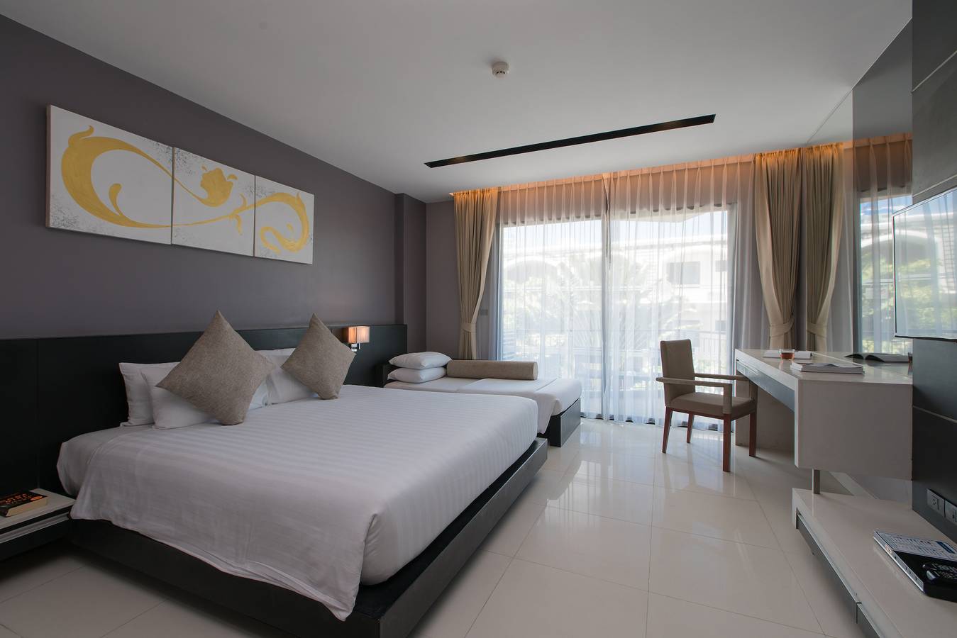 Entire holiday apartment, Patong Beachfront Studio 2 Mins Walk 2 Patong Beach in Patong Beach, Phuket Province