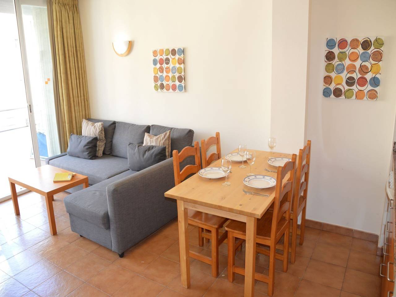 Apartamento entero, 'Miami Ii 112 - Apartamento central' cerca de la playa con piscina compartida in L' Estartit, Estartit