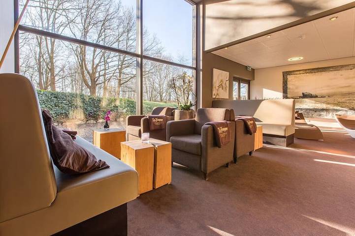 Spa-Focused Unit with On-Site Free Parking in Bergen op Zoom, Nordbrabant