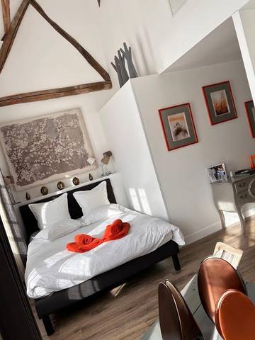 Maison d’hôte pour 2 personnes, avec terrasse dans Chateau d'Anet