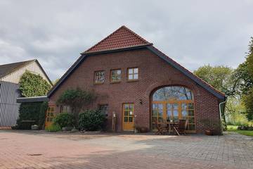 Agriturismo für 5 Personen, mit Garten in Jade