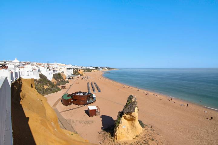 Location de vacances pour 6 personnes, avec Jardin à Albufeira