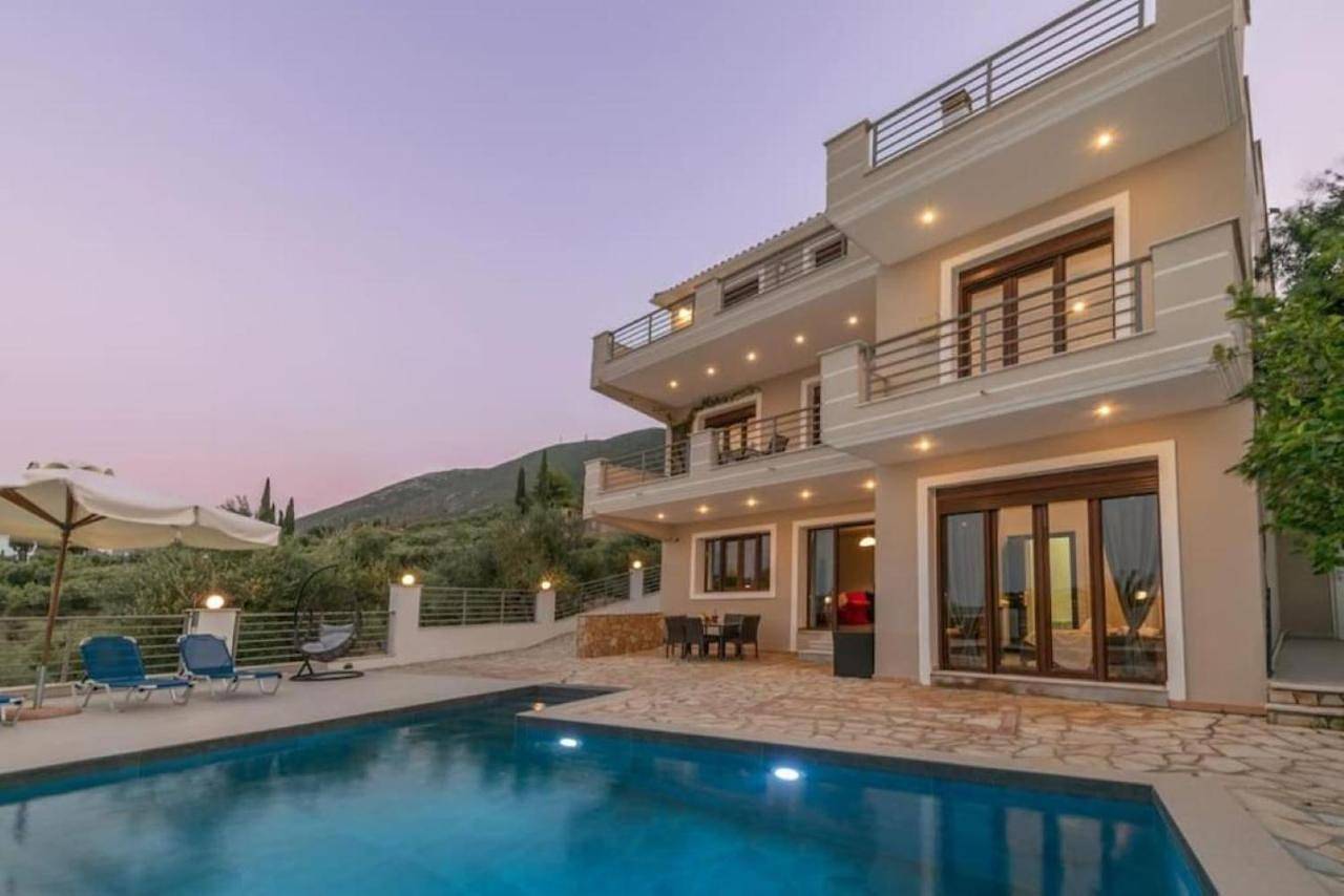 Artemis Oasis Villa with private Pool in Καταστάρι, Αλυκές