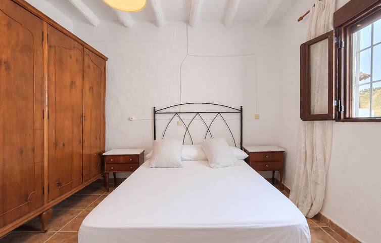 Reizende Ferienwohnung mit Bergblick, Pool und WLAN in der Nähe von Villanueva de Tapia in Villanueva de Tapia, Andalusien