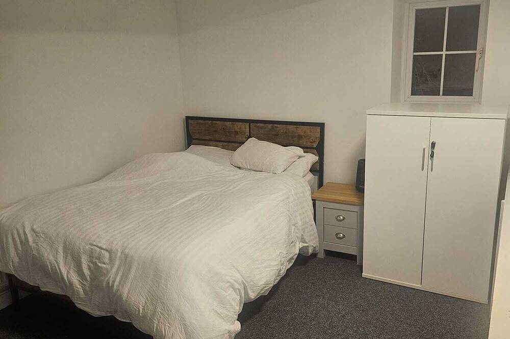 River View Flat, 5 minutes Drive to Bluewater and Greenhithe Station in Swanscombe and Greenhithe, Dartford