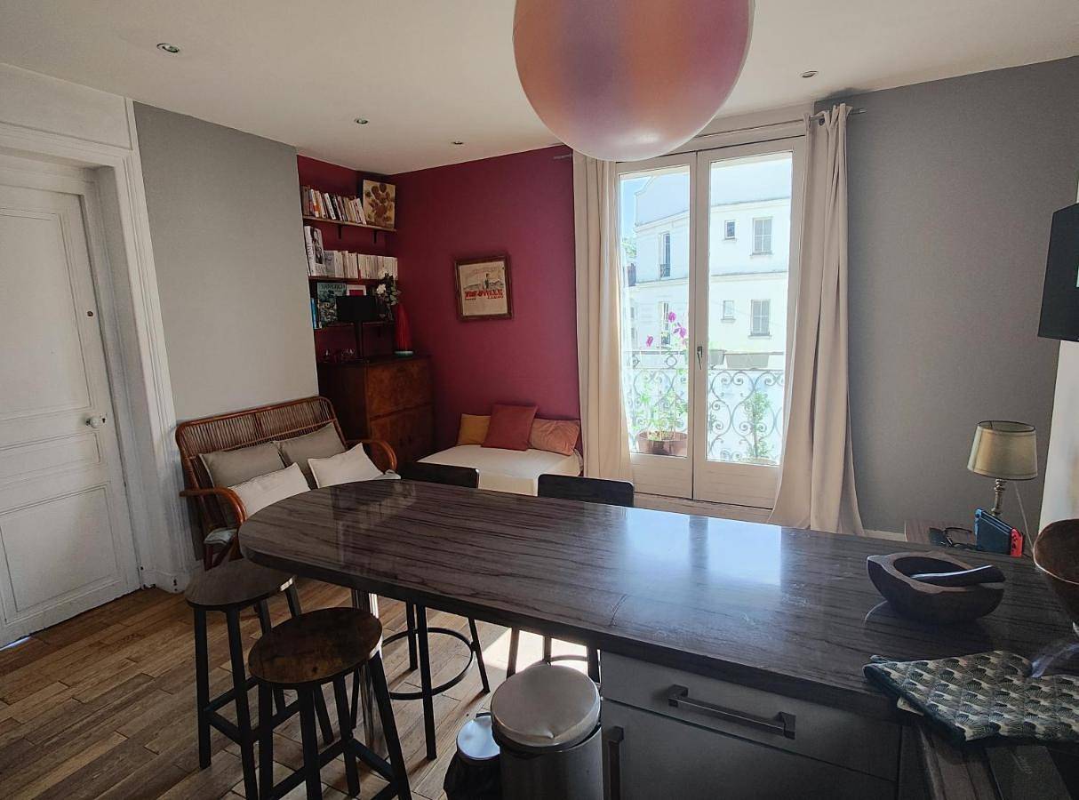Appartement entier, Two-Bedroom Apartment in Saint-Mandé, Val-de-Marne