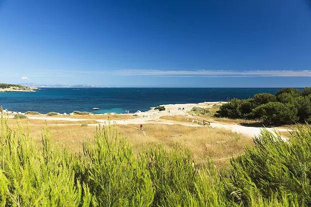 Camping pour 4 personnes, avec Terrasse et Piscine dans les Bouches-du-Rhône - 3