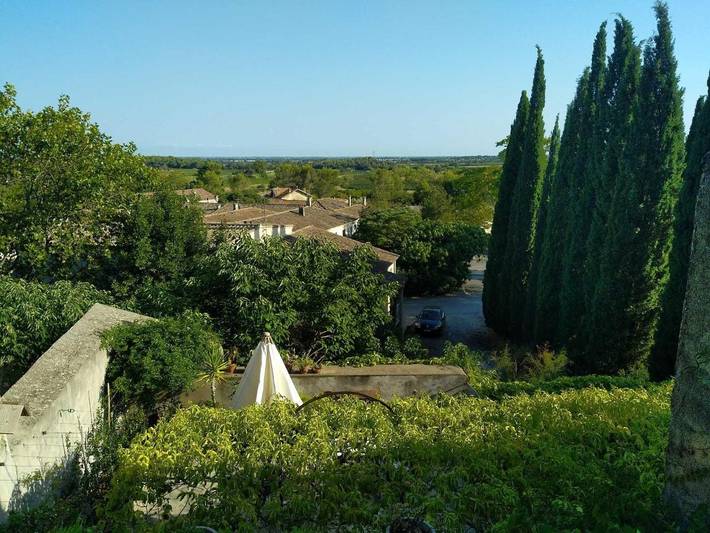 Location de vacances pour 4 personnes, avec terrasse et vue à Saint-Geniès-des-Mourgues