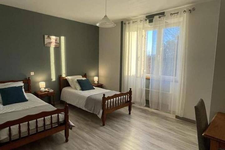 Gîte pour 8 personnes, avec jardin à Proissans - 4