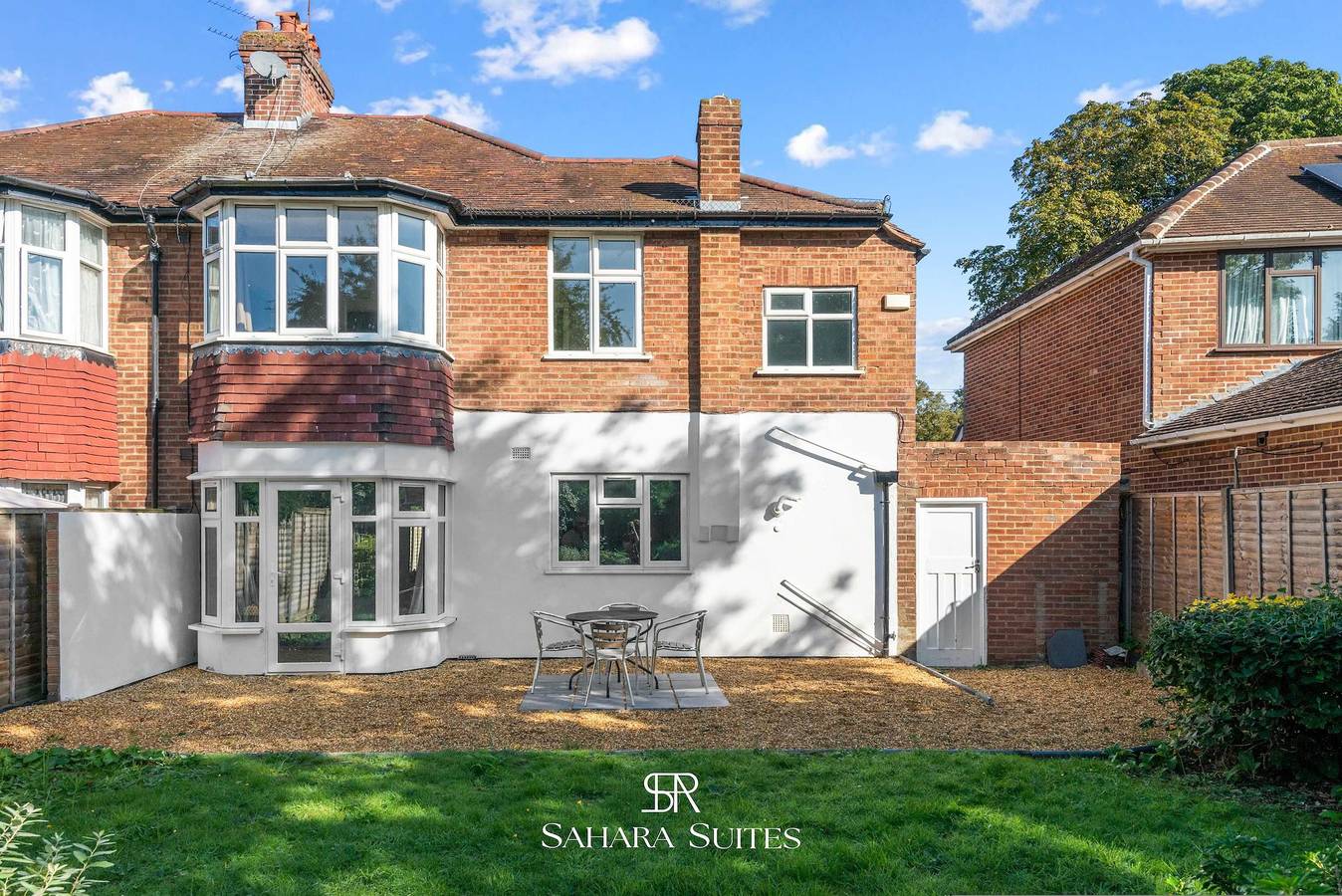 Spacious 6Br Ensuite home - Sleeps 12 - Parking in Earley, Berkshire