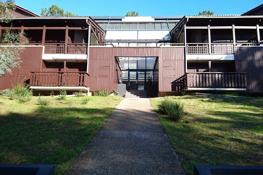 Entire apartment, Duplex studio 2 steps from Carcans-Maubuisson lake in Maubuisson, Carcans