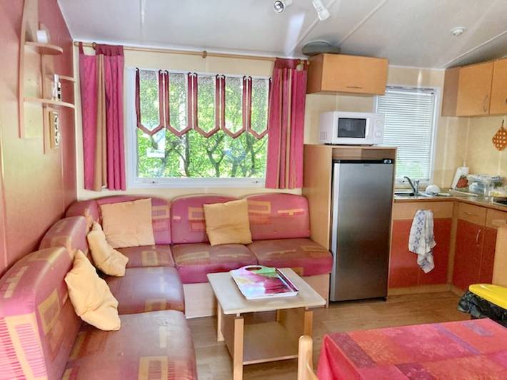 Location de vacances pour 4 personnes, avec terrasse et piscine à Sampzon - 2