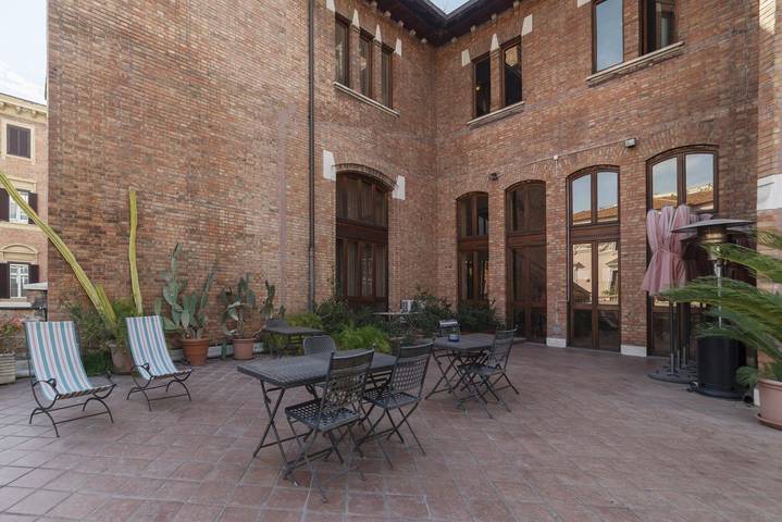 Appartamento intero, Roomy&Cozy Aptartment with Shared Terrace in Roma, Provincia di Roma