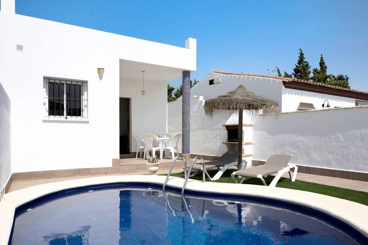 Casa rural con piscina para 4 personas, con jardín en Conil de la Frontera