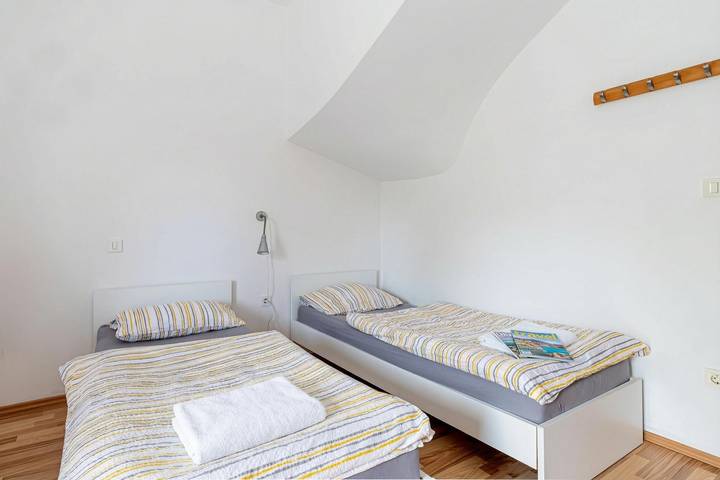 Ganze Wohnung, Lavrič Studio 1 at Lake Bloke in Innerkrain-Karst